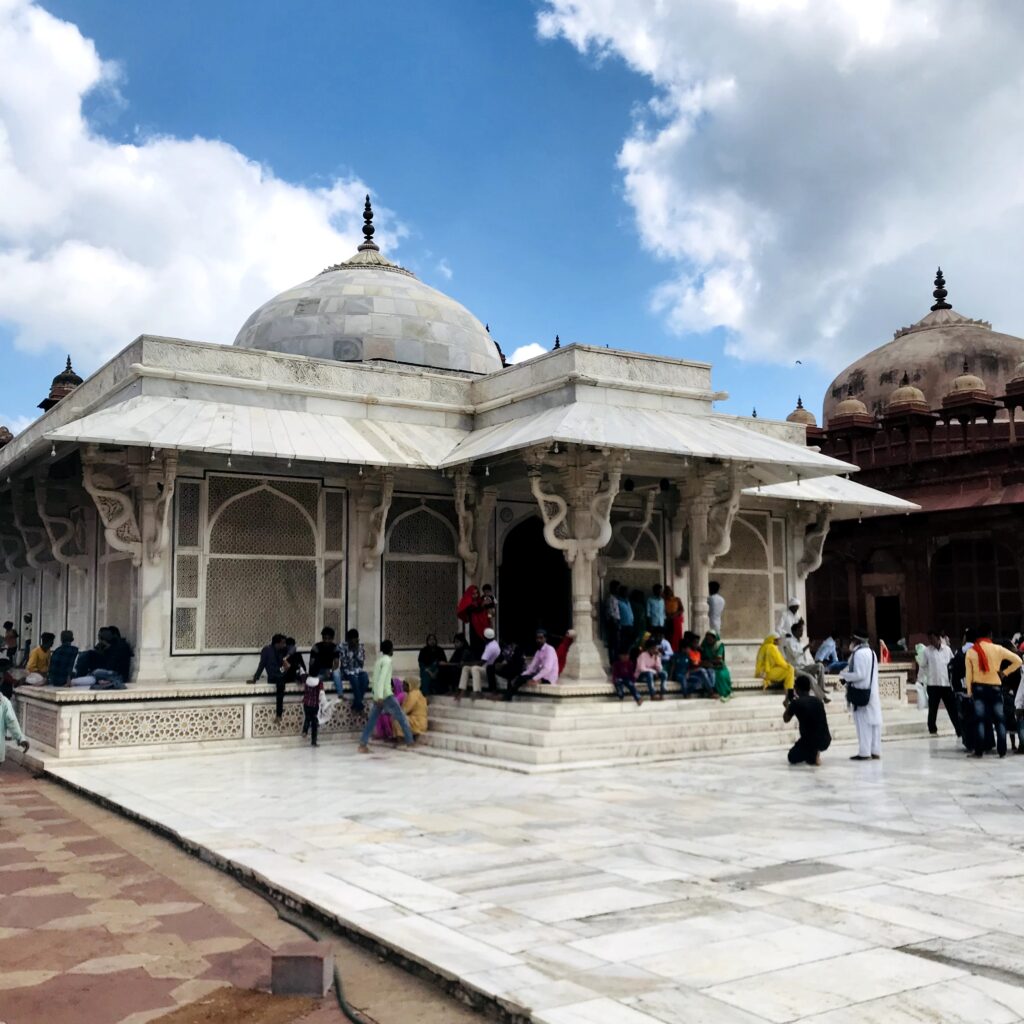 Sheikh salim chisti tomb